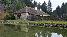 V obci Zbýšov na Kutnohorsku stojí od konce 17. století Doudovský mlýn. V obci Zbýšov na Kutnohorsku stojí od konce 17. století Doudovský mlýn.