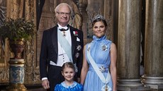 védský král Carl XVI. Gustaf, korunní princezna Victoria a princezna Estelle