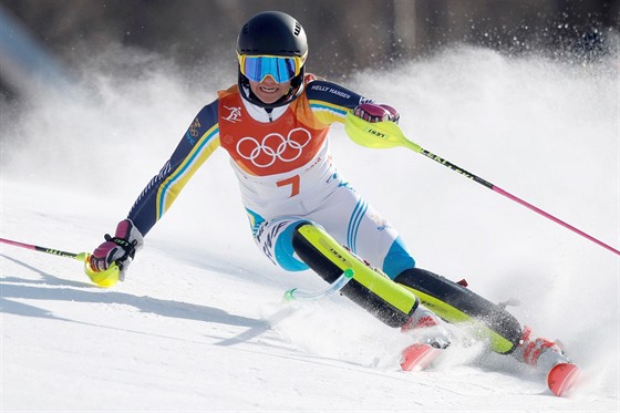 ZLATO. Olympijský slalom ovládla pekvapiv védka Frida Hansdotterová. (16....