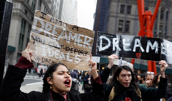 Aktivisté v New Yorku protestovali za program DACA, který umouje pobyt...
