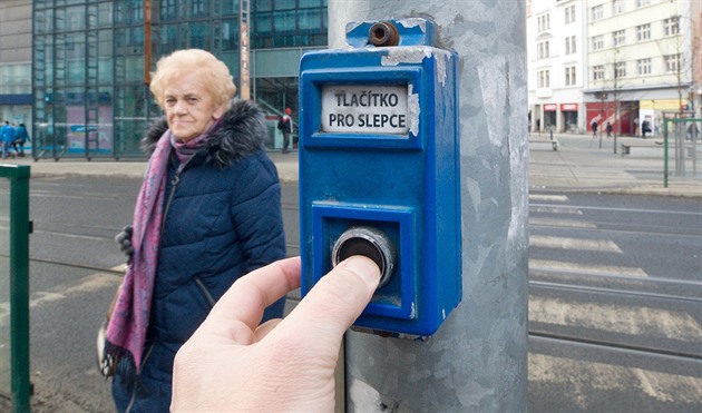 Pro nevidomé i tlesn postiené není jednoduché pekonat runé kiovatky v...