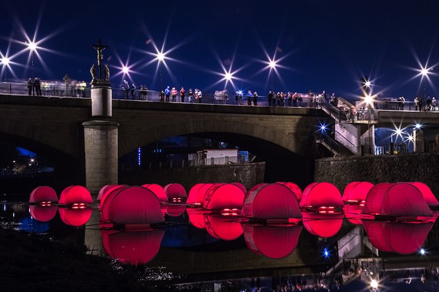 Festival svtla BLIK BLIK v polovin bezna znovu rozzáí Plze