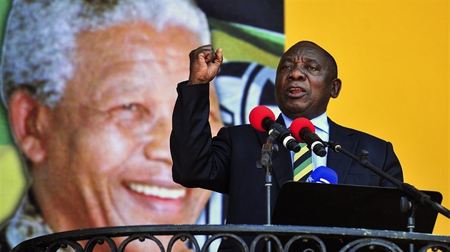 Cyril Ramaphosa byl svého času chráněncem Nelsona Mandely, nyní směřuje do... Cyril Ramaphosa byl svého času chráněncem Nelsona Mandely, nyní směřuje do...