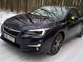 Subaru Impreza. BiLED přední světlomety se automaticky natáčí v zatáčce.