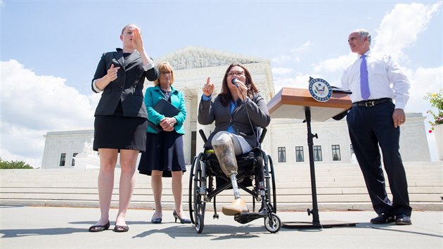 Americk sentorka Tammy Duckworthov je vytrvalou zastnkyn handicapovanch Amerian (26. ervence 2017)