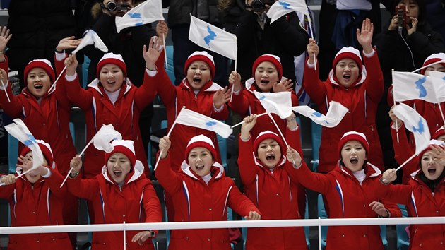 Severokorejsk fanynky naden fand svm sportovcm na ZOH v Pchjongchangu.