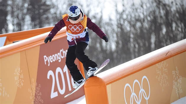 esk snowboardistka rka Panochov v kvalifikaci slopestylu, kter byla kvli nepznivmu poas zruena. (11. nora 2018)