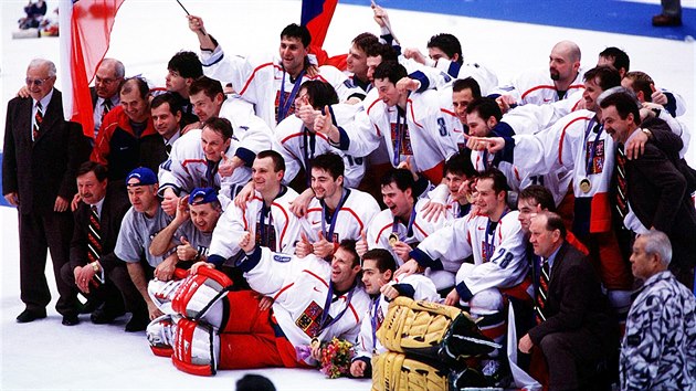ZLATÍ HOI. ei porazili ve finále tým Ruska. (22. února 1998)