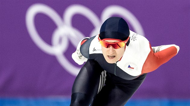 STBRO. esk rychlobruslaka Martina Sblkov vybojovala v olympijskm zvod na 5000 metr stbrnou medaili. (16. nora 2018)
