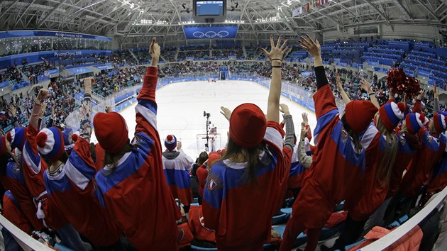 Rut fanouci pi olympijskm utkn s USA. (17. nora 2018)