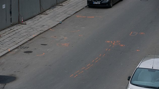 Msto nehody v Bratislavsk ulici v Brn, kde auto srazilo enu s korkem.