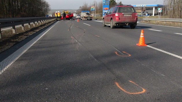 idi ped nehodou na dlnici popjel za volantem. (19.2.2018)