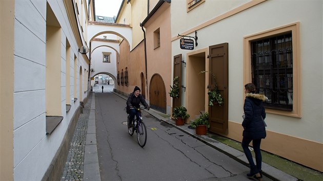 Vtina ulic v historickm jdru Pardubic potebuje dkladnou opravu. Hlavn chodnky a povrchy vozovek.