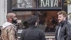 Kavu mladí považují za alternativu k alkoholu. Kavu mladí považují za alternativu k alkoholu.