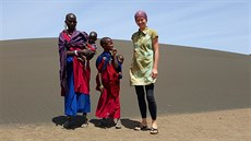 Cestovatelka Ilona Bittnerová navázala v Tanzanii řadu přátelství, zde pózuje s... Cestovatelka Ilona Bittnerová navázala v Tanzanii řadu přátelství, zde pózuje s...