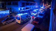 Záchranái zasahují v Bratislavské ulici v Brn poté, co zde auto srazilo enu...