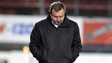 ÉF LAVIKY. Plzeský trenér Pavel Vrba v prbhu ligového zápasu v Olomouci.