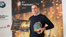 Titul EY podnikatel roku ve Zlínském kraji získal ředitel společnosti Koma... Titul EY podnikatel roku ve Zlínském kraji získal ředitel společnosti Koma...