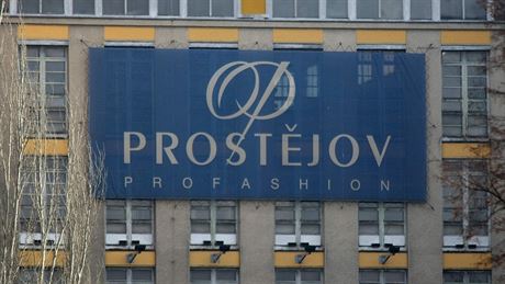 Logo Odvního podniku Prostjov na budov firmy.