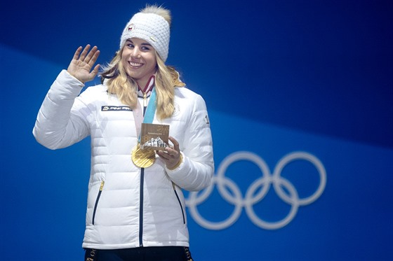 ZNOVU ZLATÁ. eka Ester Ledecká zvítzila v druhém olympijském závod -...