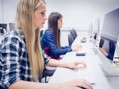 Studenti by neměli podceňovat možnost stáží.