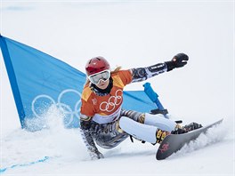 Ester Ledecká bhem kvalifikaní jízdy obího slalomu na olympijských hrách.