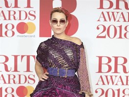Hereka Noomi Rapace na Brit Awards (Londýn, 21. února 2018)