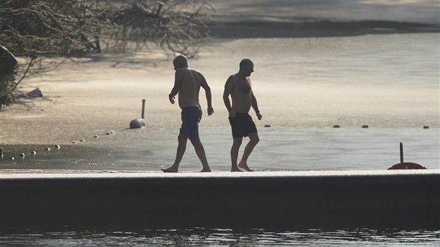 Otuilci v londnskm parku Hampstead Heath (27. nora 2018)