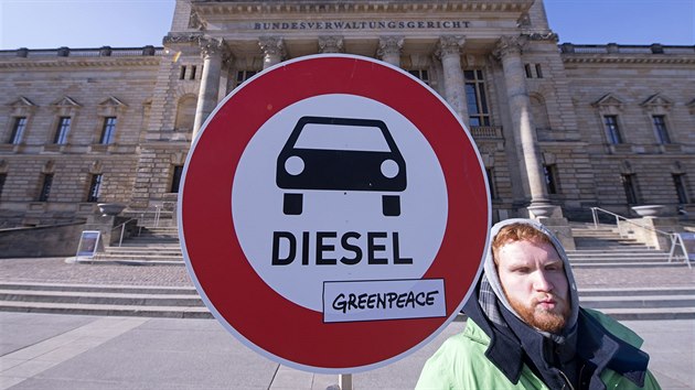 Aktivista Greenpeace oekv proces u Spolkovho sprvnho soudu v Lipsku.