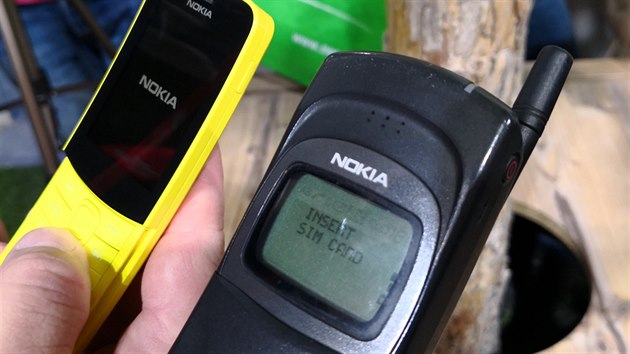 Nokia 8110 4G a pvodn historick Nokia 8110