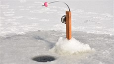 Na lov velkých ryb pod ledem jsou skvlé speciální signalizaní praporky, které...