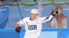 Střelec prvního čtvrtfinálového gólu, Američan Donato, se raduje Střelec prvního čtvrtfinálového gólu, Američan Donato, se raduje