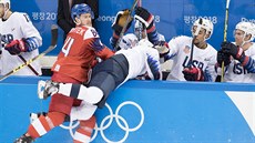 Český obránce Tomáš Kundrátek si nebere servítky Český obránce Tomáš Kundrátek si nebere servítky