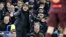 Trenér fotbalistů Chelsea Antonio Conte během utkání Ligy mistrů proti... Trenér fotbalistů Chelsea Antonio Conte během utkání Ligy mistrů proti...