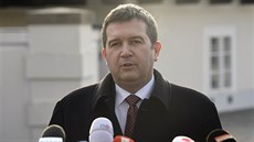 Předseda ČSSD Jan Hamáček hovoří s novináři po schůzce s prezidentem Milošem... Předseda ČSSD Jan Hamáček hovoří s novináři po schůzce s prezidentem Milošem...