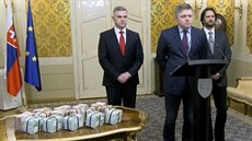 Fico vedle milionu eur v bankovkách Fico vedle milionu eur v bankovkách