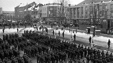 Odhalení sousoší k výročí únorového převratu bylo před pětatřiceti lety ve... Odhalení sousoší k výročí únorového převratu bylo před pětatřiceti lety ve...