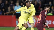Rúben Semedo (vlevo) z Villarrealu nahání Lionela Messiho z Barcelony. Rúben Semedo (vlevo) z Villarrealu nahání Lionela Messiho z Barcelony.