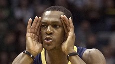 Rajon Rondo z New Orleans řídí hru. Rajon Rondo z New Orleans řídí hru.