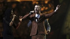Sam Smith a jeho vystoupení v rámci udílení Brit Awards v londýnské O2 aren...