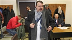 Daneš Zátorský u Krajského soudu v Ostravě. Daneš Zátorský u Krajského soudu v Ostravě.