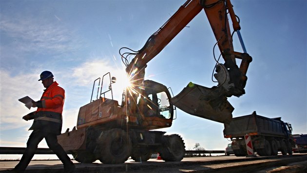Oprava dálnice D1 u Velkého Meziříčí. (březen 2014) Oprava dálnice D1 u Velkého Meziříčí. (březen 2014)