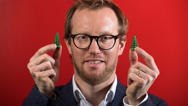 Tim Brooks, viceprezident společnosti LEGO Group odpovědný za životní prostředí. Tim Brooks, viceprezident společnosti LEGO Group odpovědný za životní prostředí.