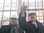 Premiér Andrej Babiš a zlínský primátor Miroslav Adámek při prohlídce... Premiér Andrej Babiš a zlínský primátor Miroslav Adámek při prohlídce...
