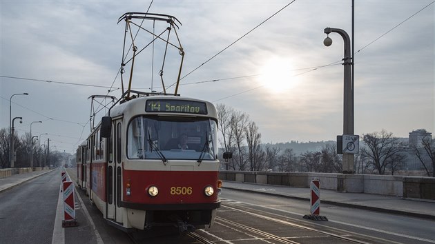 Na prask Libesk most se vrtila doprava (3. bezna 2018).