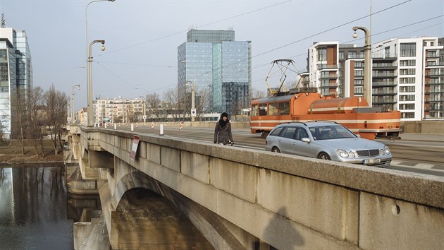 Na prask Libesk most se vrtila doprava (3. bezna 2018).
