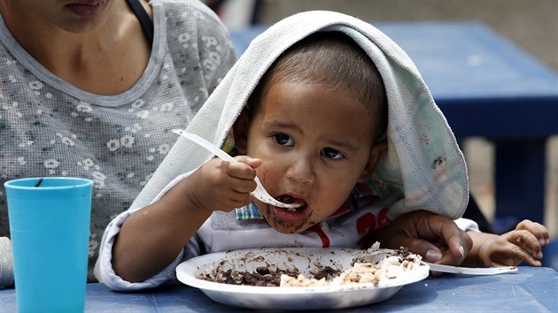 Venezuelan se na cestu vydvaj i s malmi dtmi.