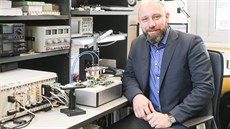 Ředitel Jablotronu David Beneš převzal řízení po miliardáři a majiteli skupiny... Ředitel Jablotronu David Beneš převzal řízení po miliardáři a majiteli skupiny...