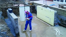 Píprava na instalaci oválného zaputného bazénu