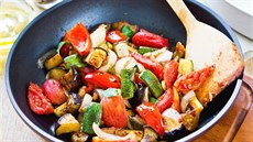 Mezi typické francouzské pokrmy patří i ratatouille. Mezi typické francouzské pokrmy patří i ratatouille.